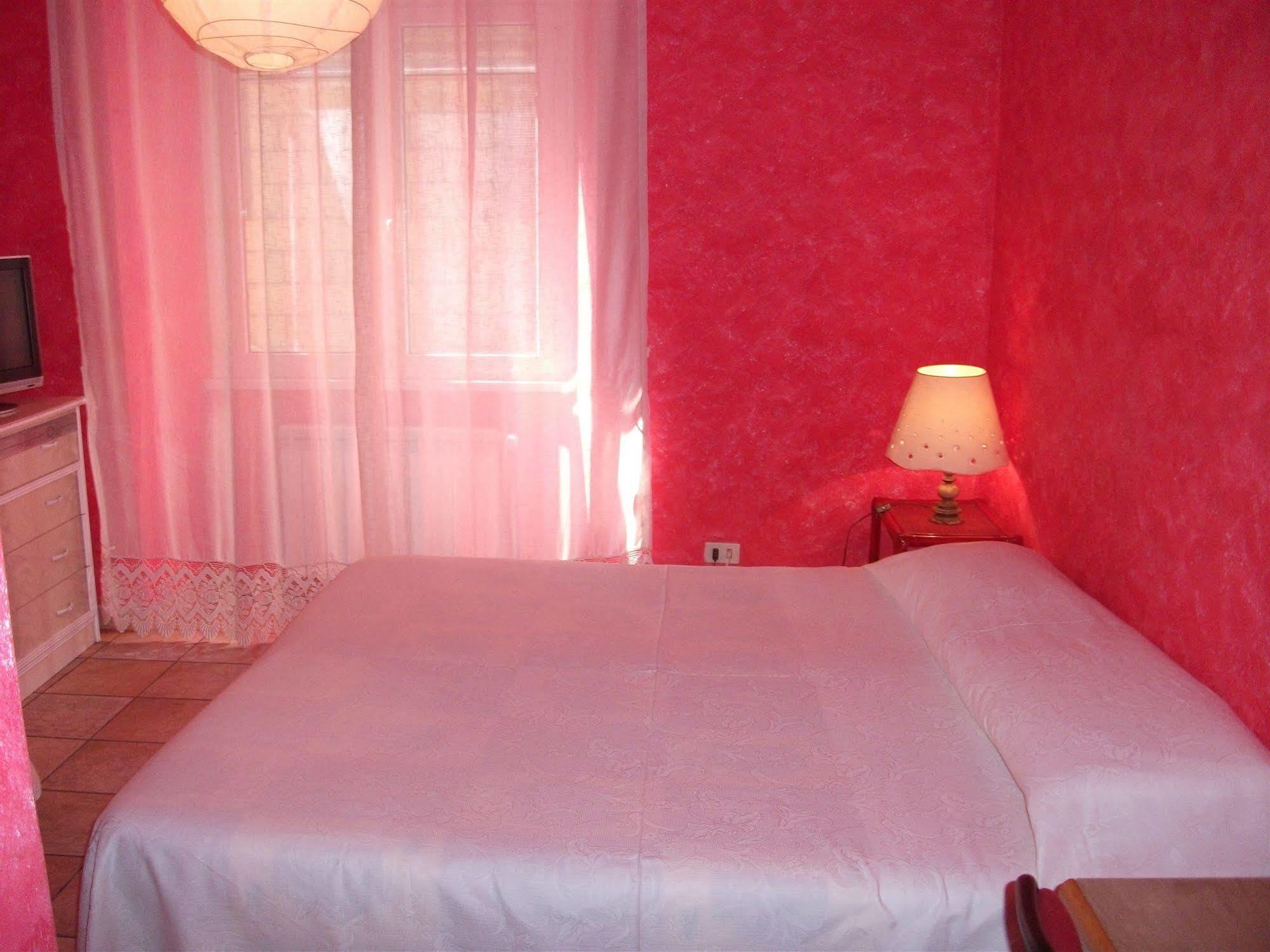Bed and Breakfast Max House Рим Экстерьер фото